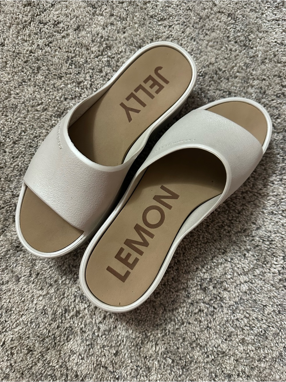 Lemon Jelly Sunny platform slides in White / Warm Grey. Size 39.